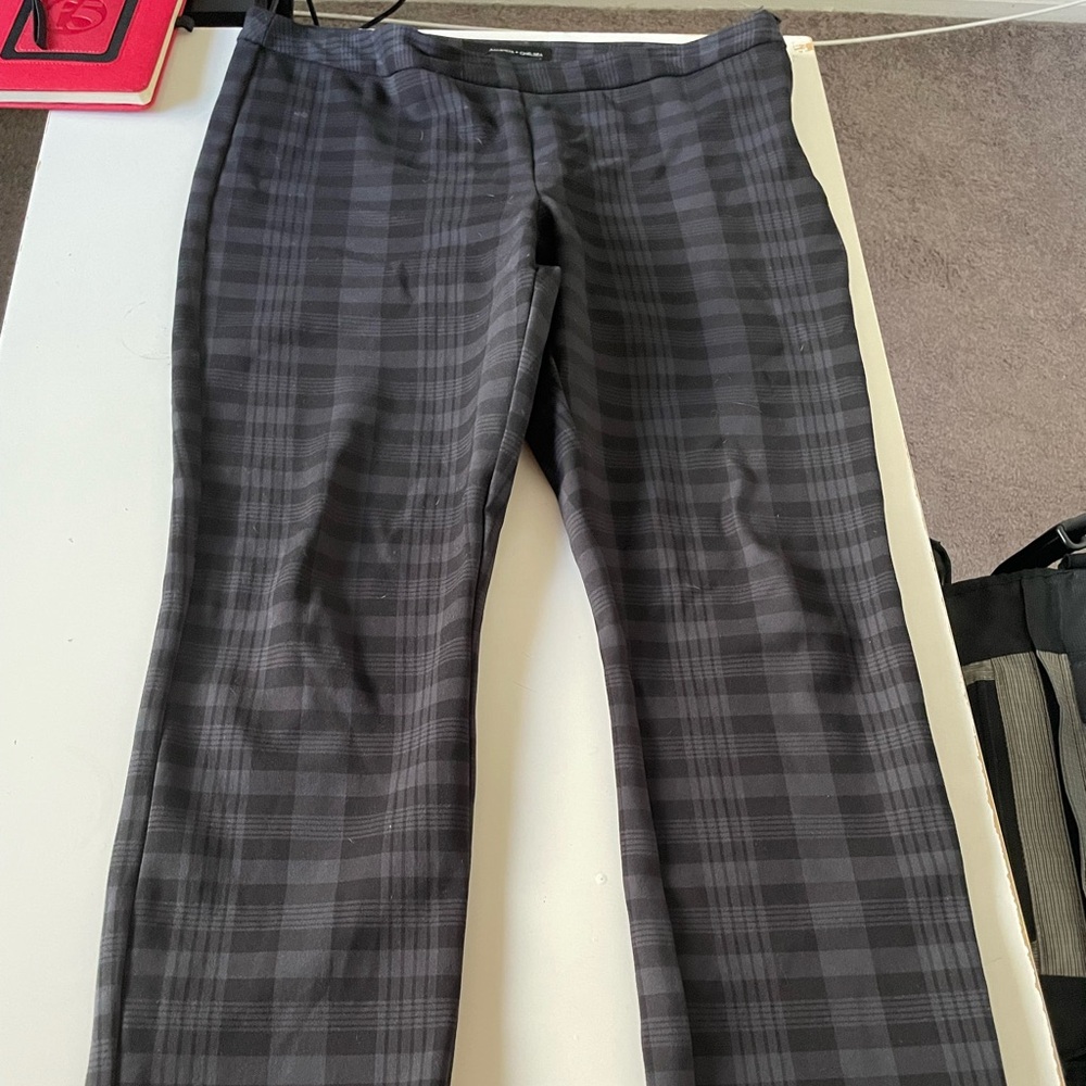 AMANDA + CHELSA Gray/Black Plaid Pants 10